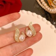 Curved Rhinestone Inlaid Pearl Stud Earrings